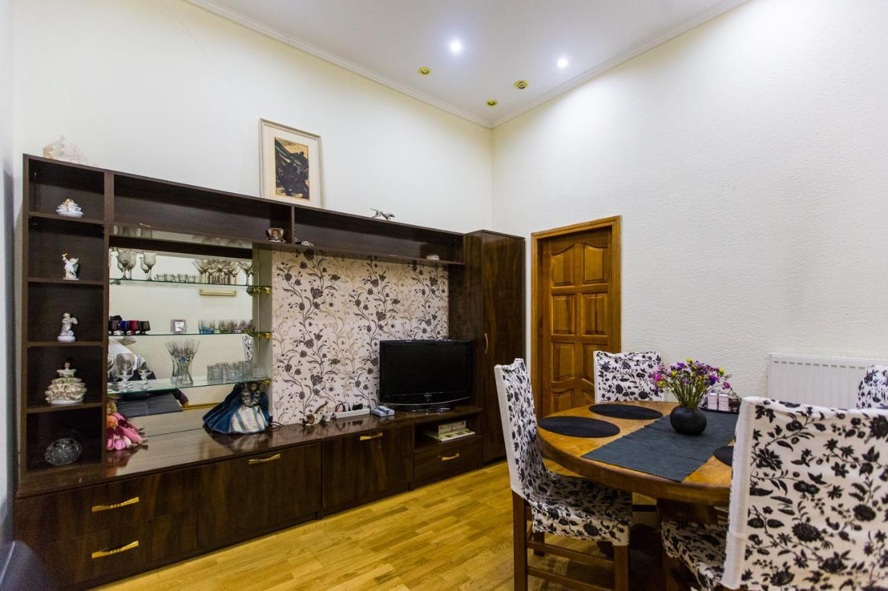Apartment In The City Centre Lviv Exterior photo