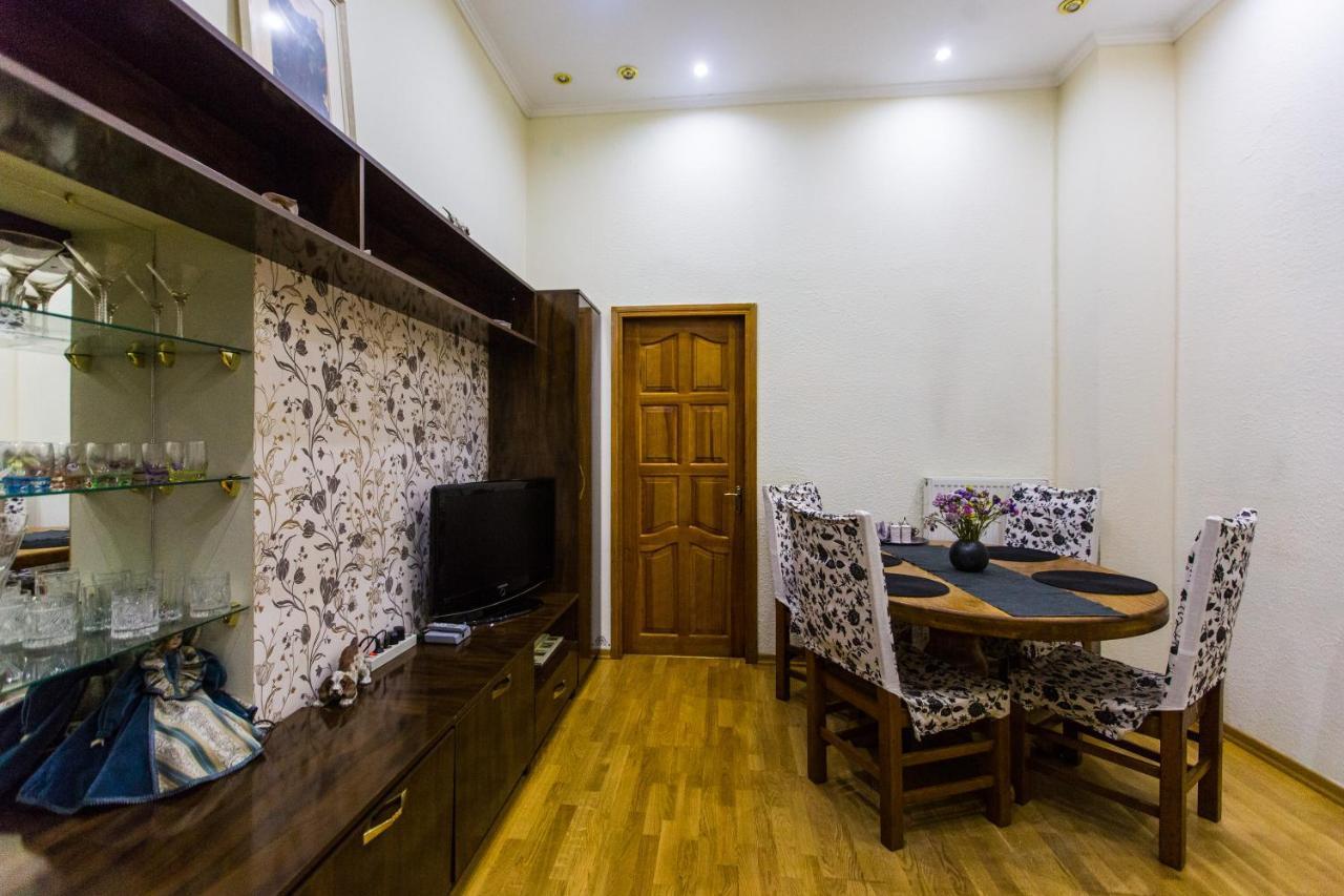 Apartment In The City Centre Lviv Exterior photo